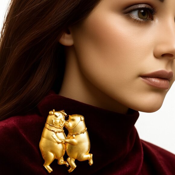 Gold Mr & Mrs Pig Dancing Brooch – Intricate Detailed Animal Pin Jewelry - Picture 3 of 11